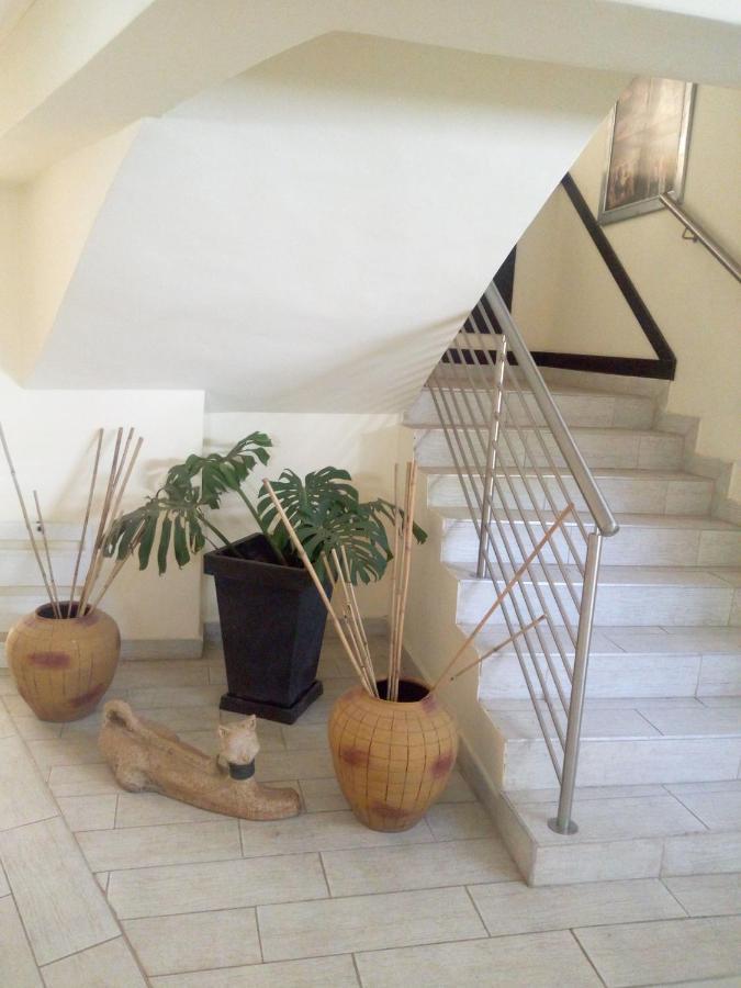 Villa Via Hotel Midrand Extérieur photo