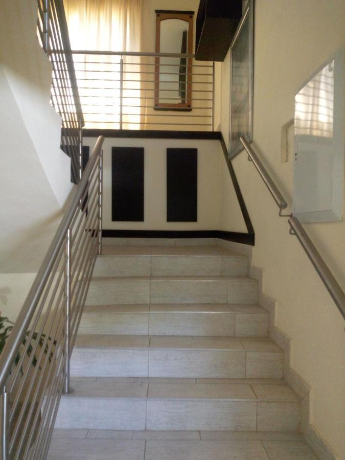 Villa Via Hotel Midrand Extérieur photo