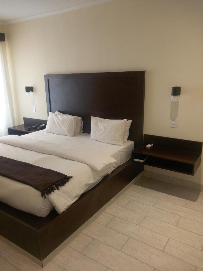 Villa Via Hotel Midrand Extérieur photo